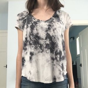 American Eagle Gray Tie Dye V Neck Shirt